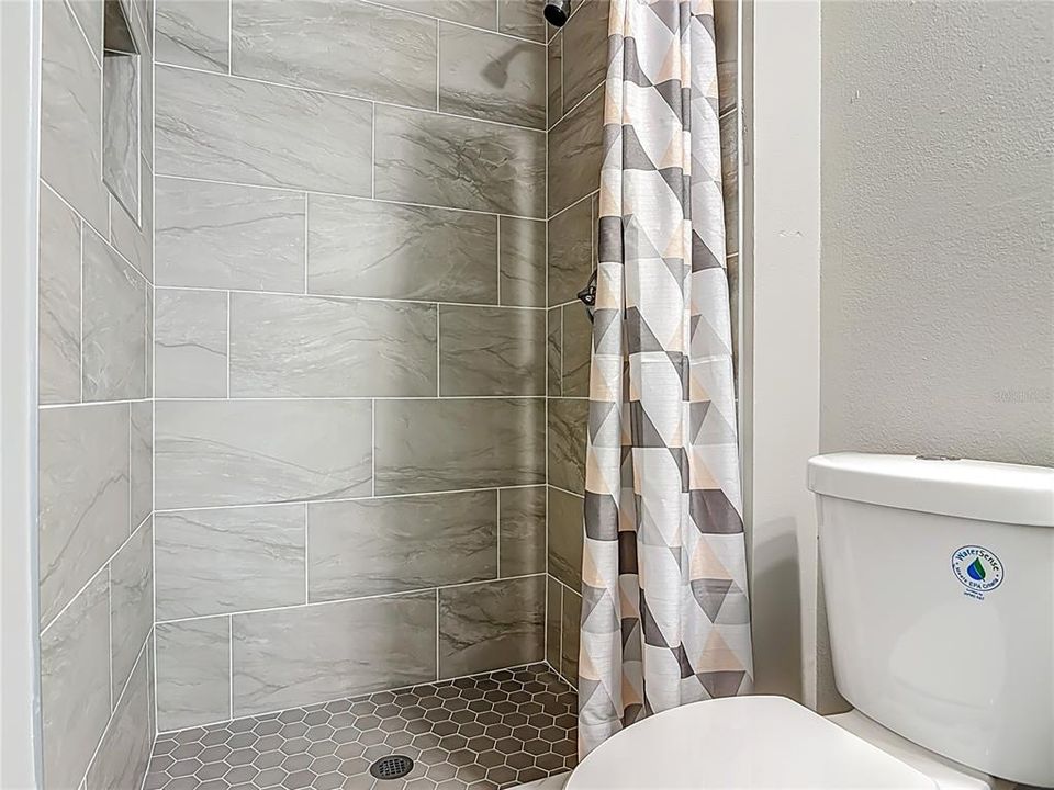 For Sale: $289,900 (3 beds, 2 baths, 1032 Square Feet)