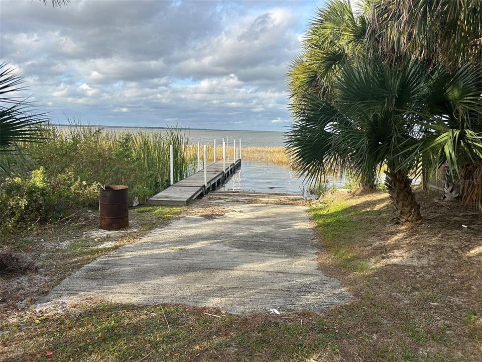 待售: $345,000 (0.34 acres)