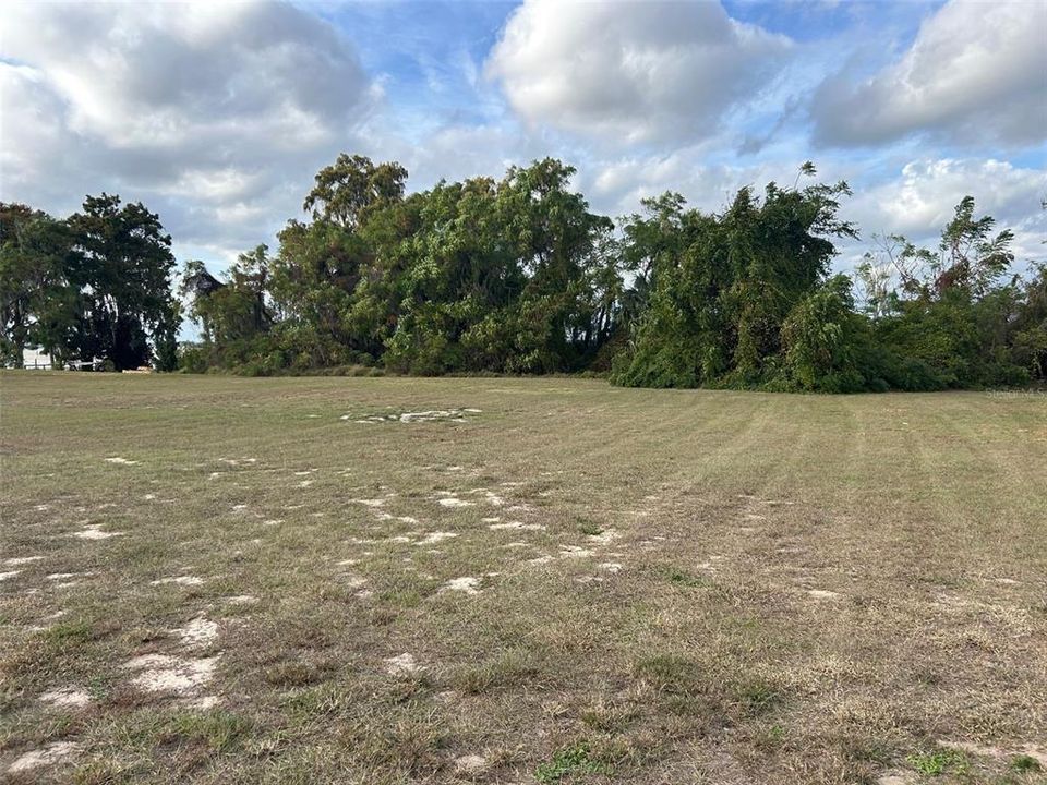 待售: $345,000 (0.34 acres)