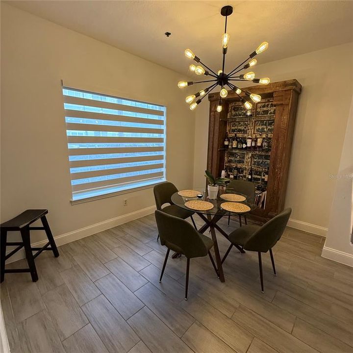 For Rent: $2,550 (3 beds, 2 baths, 1405 Square Feet)