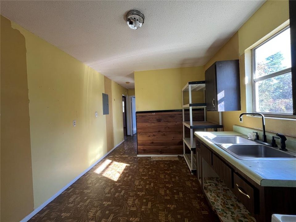 待售: $135,000 (2 贝兹, 2 浴室, 1120 平方英尺)