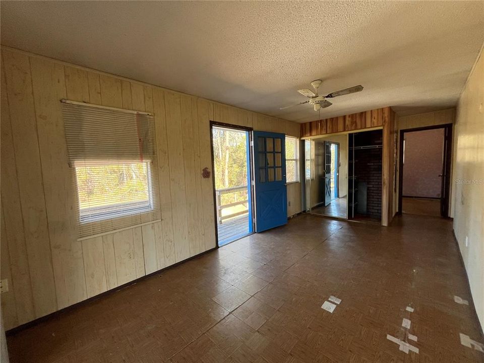 待售: $135,000 (2 贝兹, 2 浴室, 1120 平方英尺)