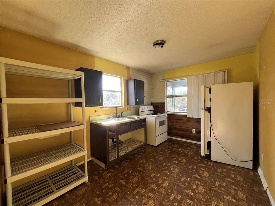 待售: $135,000 (2 贝兹, 2 浴室, 1120 平方英尺)