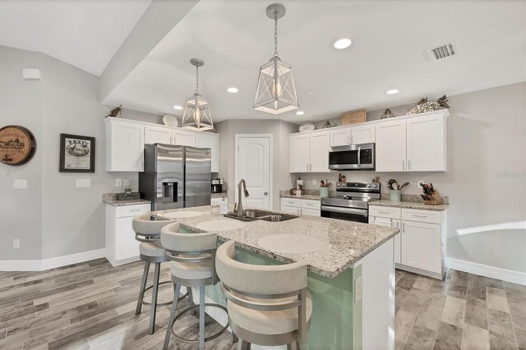 For Sale: $564,900 (3 beds, 2 baths, 1732 Square Feet)