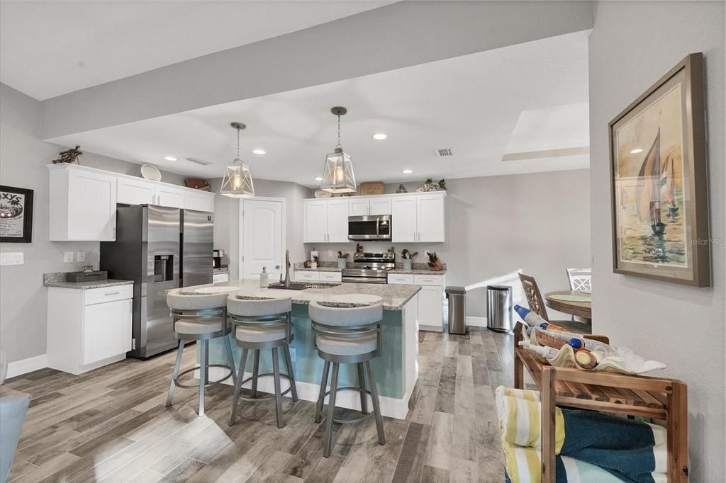 For Sale: $564,900 (3 beds, 2 baths, 1732 Square Feet)