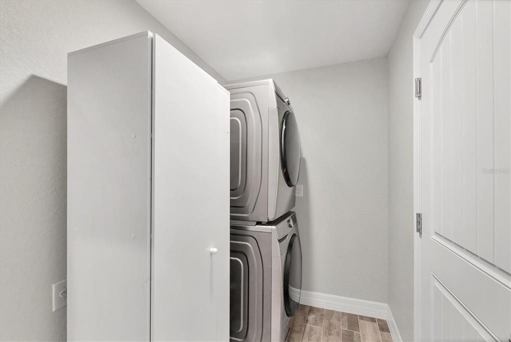 For Sale: $564,900 (3 beds, 2 baths, 1732 Square Feet)