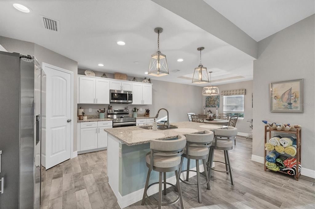 For Sale: $564,900 (3 beds, 2 baths, 1732 Square Feet)