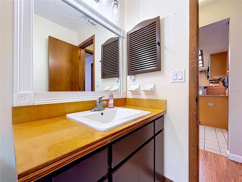 待售: $325,000 (3 贝兹, 2 浴室, 1630 平方英尺)