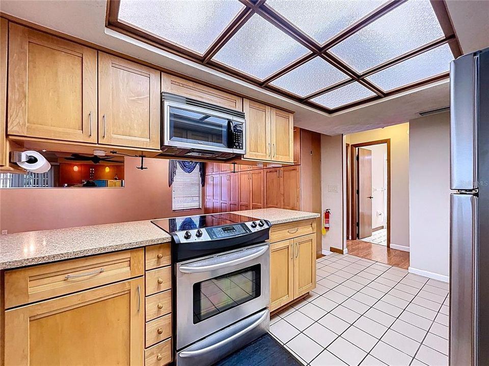 待售: $325,000 (3 贝兹, 2 浴室, 1630 平方英尺)