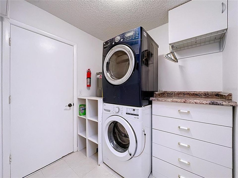 待售: $325,000 (3 贝兹, 2 浴室, 1630 平方英尺)