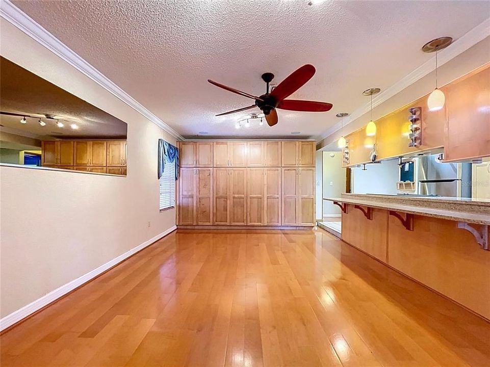 待售: $325,000 (3 贝兹, 2 浴室, 1630 平方英尺)