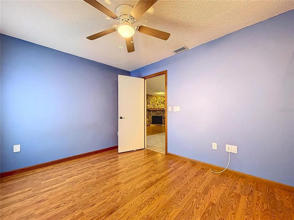 待售: $325,000 (3 贝兹, 2 浴室, 1630 平方英尺)