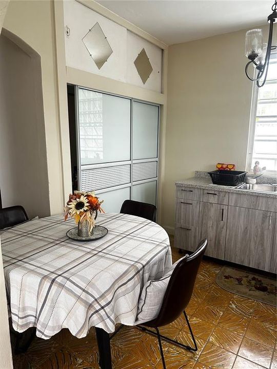 En Venta: $120,000 (2 camas, 1 baños, 1100 Pies cuadrados)