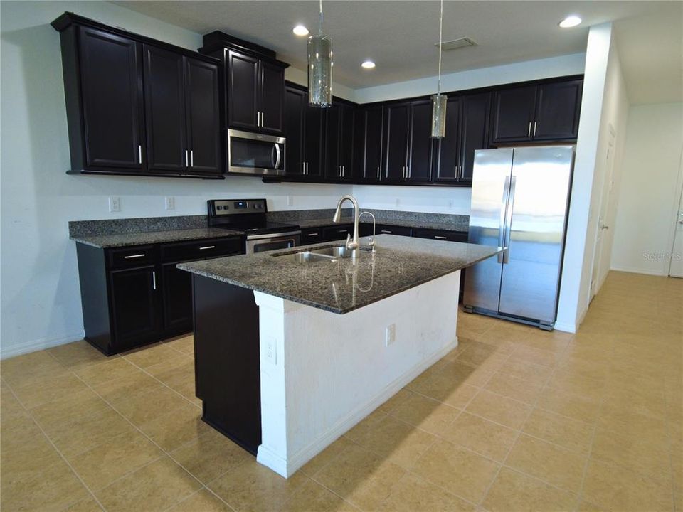 For Sale: $370,000 (3 beds, 2 baths, 1816 Square Feet)