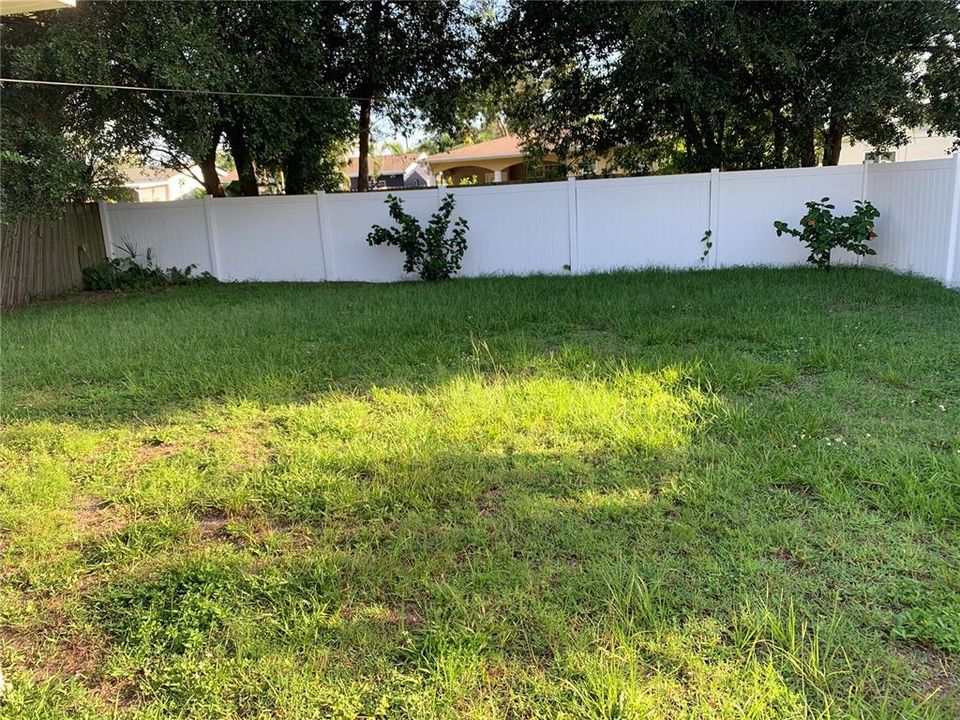 For Rent: $2,350 (2 beds, 1 baths, 892 Square Feet)