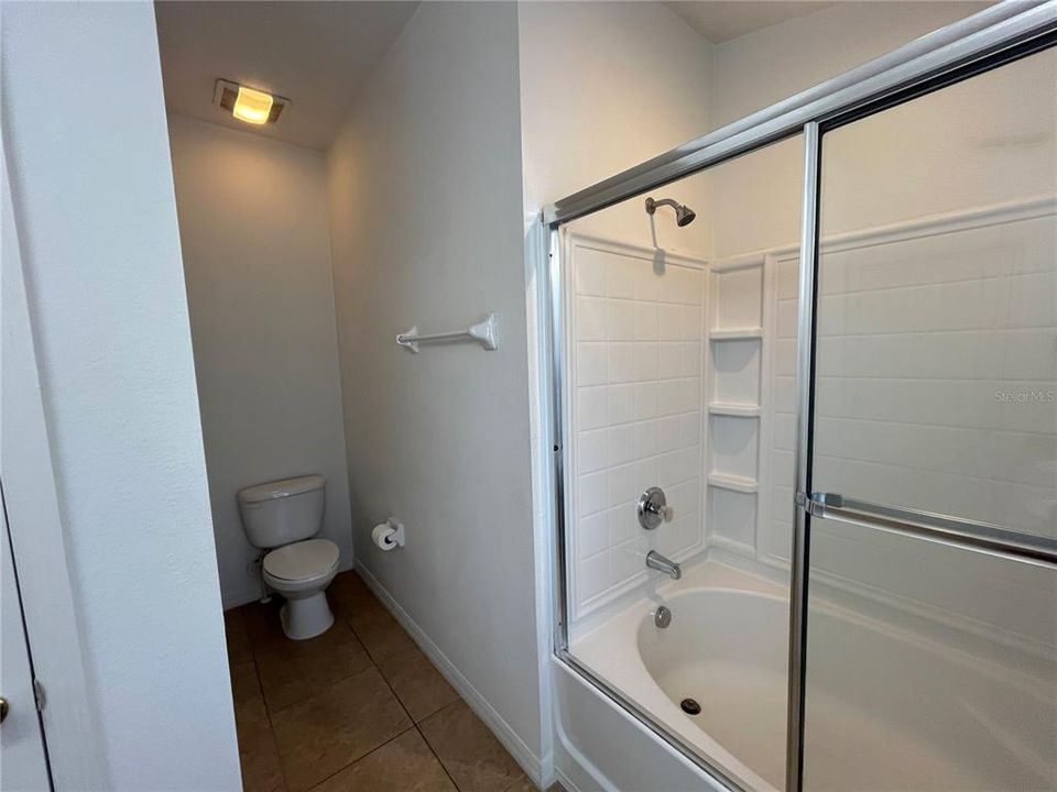 出租: $1,867 (2 贝兹, 2 浴室, 1200 平方英尺)