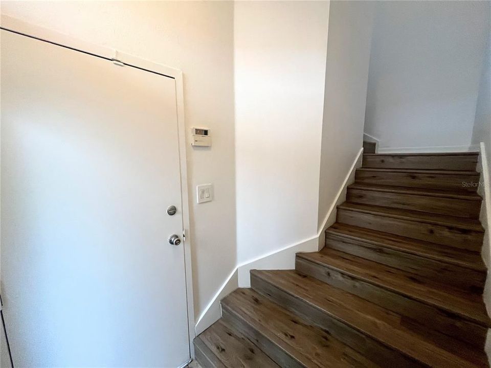 出租: $1,867 (2 贝兹, 2 浴室, 1200 平方英尺)