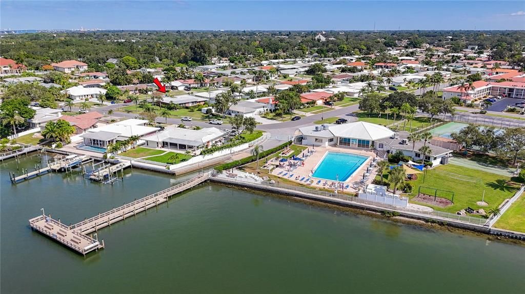 En Venta: $569,000 (3 camas, 2 baños, 2400 Pies cuadrados)