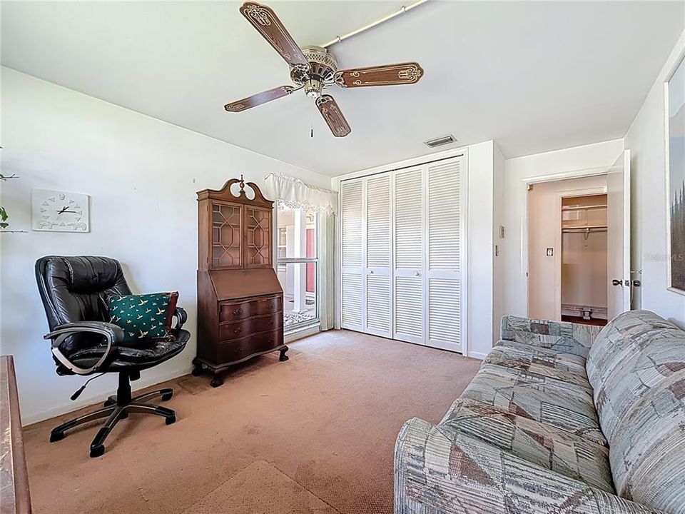 En Venta: $569,000 (3 camas, 2 baños, 2400 Pies cuadrados)