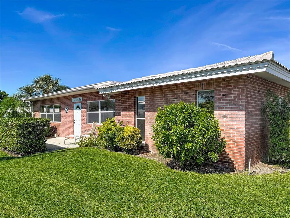 En Venta: $569,000 (3 camas, 2 baños, 2400 Pies cuadrados)