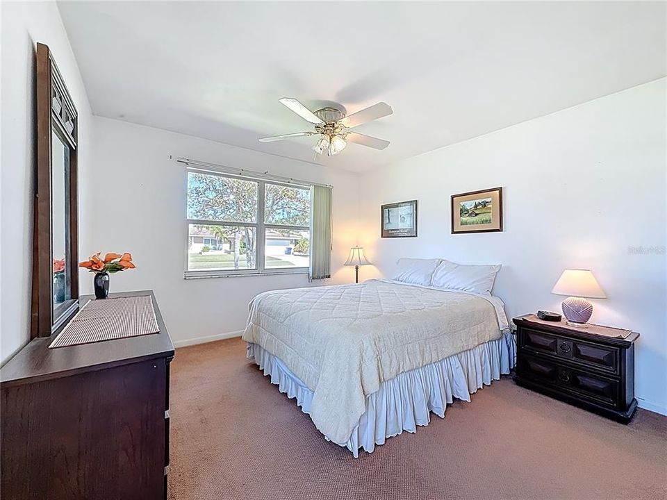 En Venta: $569,000 (3 camas, 2 baños, 2400 Pies cuadrados)