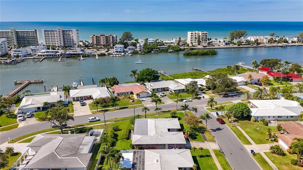 En Venta: $569,000 (3 camas, 2 baños, 2400 Pies cuadrados)