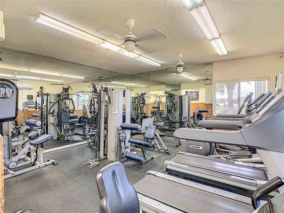 En Venta: $569,000 (3 camas, 2 baños, 2400 Pies cuadrados)