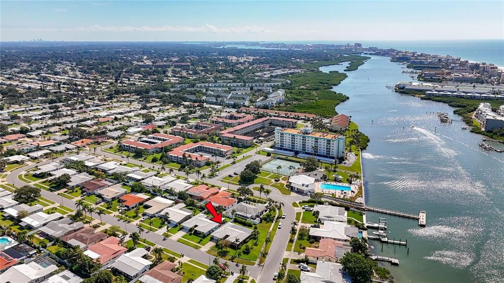 En Venta: $569,000 (3 camas, 2 baños, 2400 Pies cuadrados)