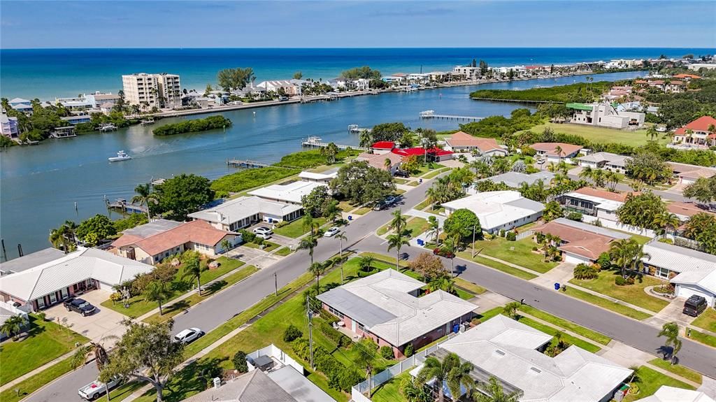 En Venta: $569,000 (3 camas, 2 baños, 2400 Pies cuadrados)