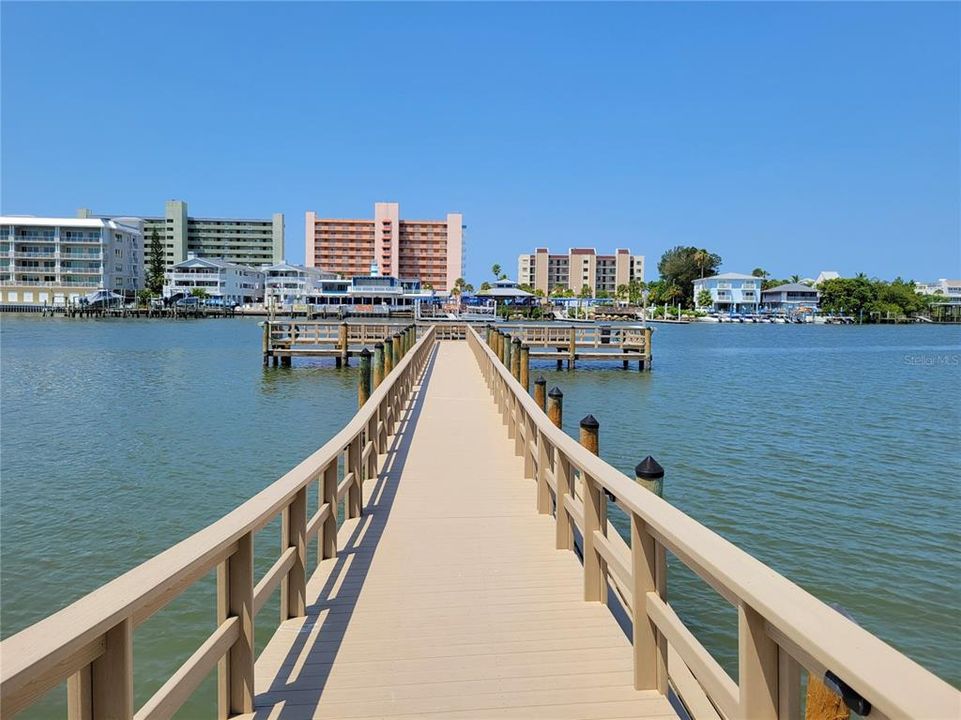 En Venta: $569,000 (3 camas, 2 baños, 2400 Pies cuadrados)