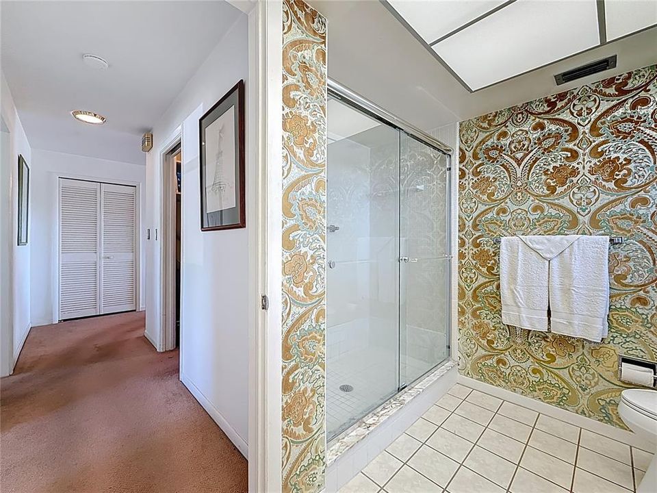 En Venta: $569,000 (3 camas, 2 baños, 2400 Pies cuadrados)