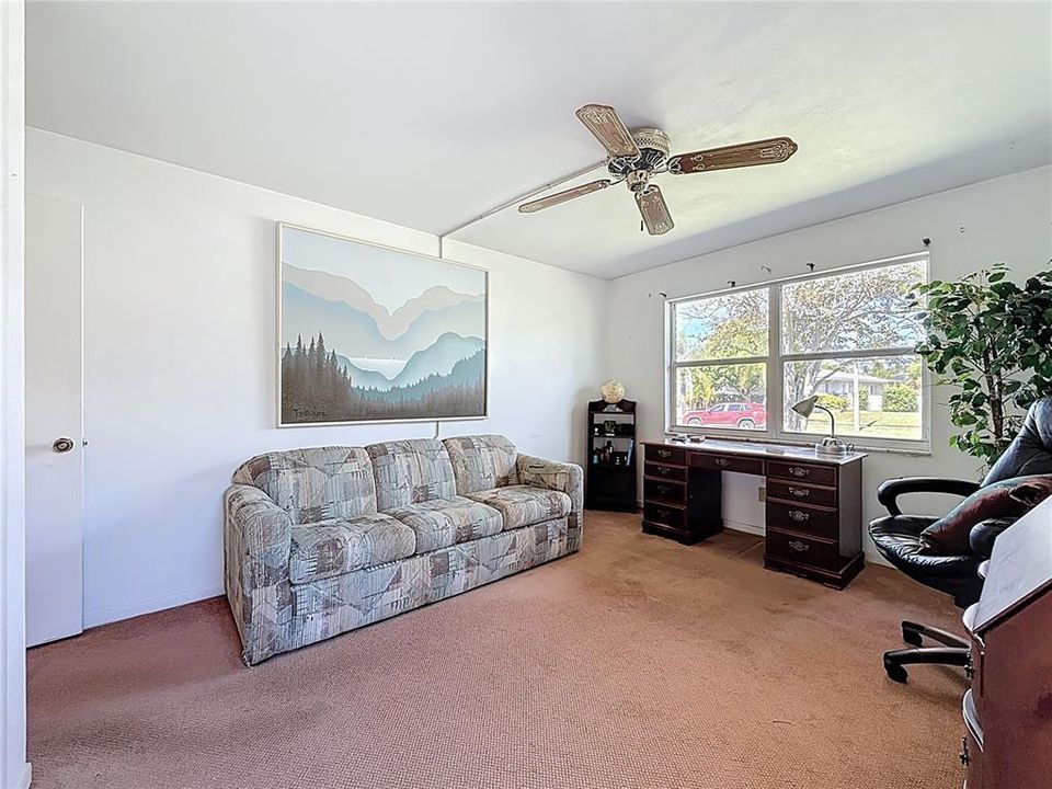 En Venta: $569,000 (3 camas, 2 baños, 2400 Pies cuadrados)