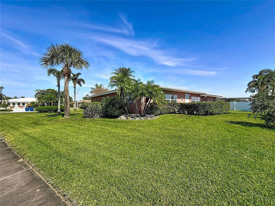 En Venta: $569,000 (3 camas, 2 baños, 2400 Pies cuadrados)