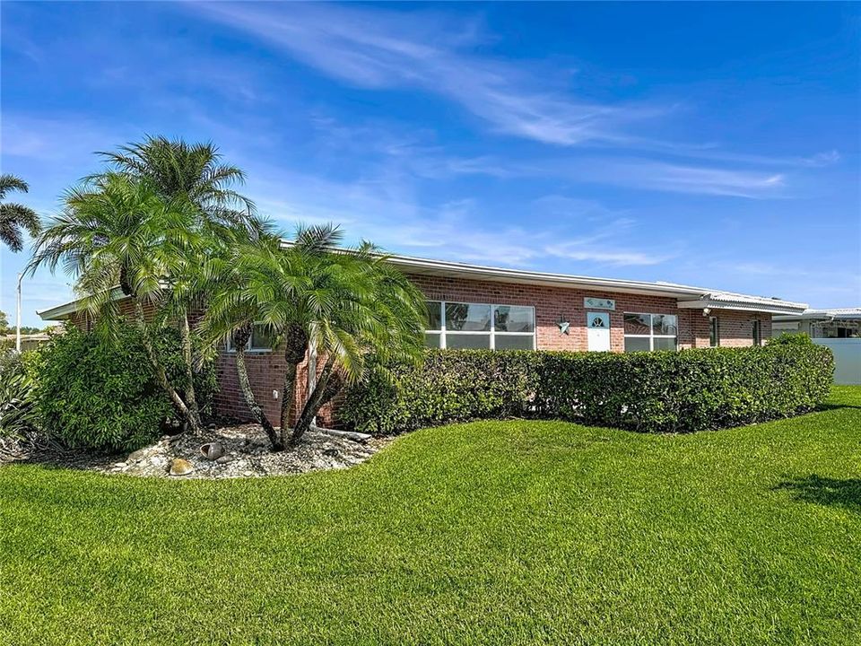 En Venta: $569,000 (3 camas, 2 baños, 2400 Pies cuadrados)