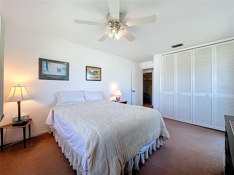 En Venta: $569,000 (3 camas, 2 baños, 2400 Pies cuadrados)