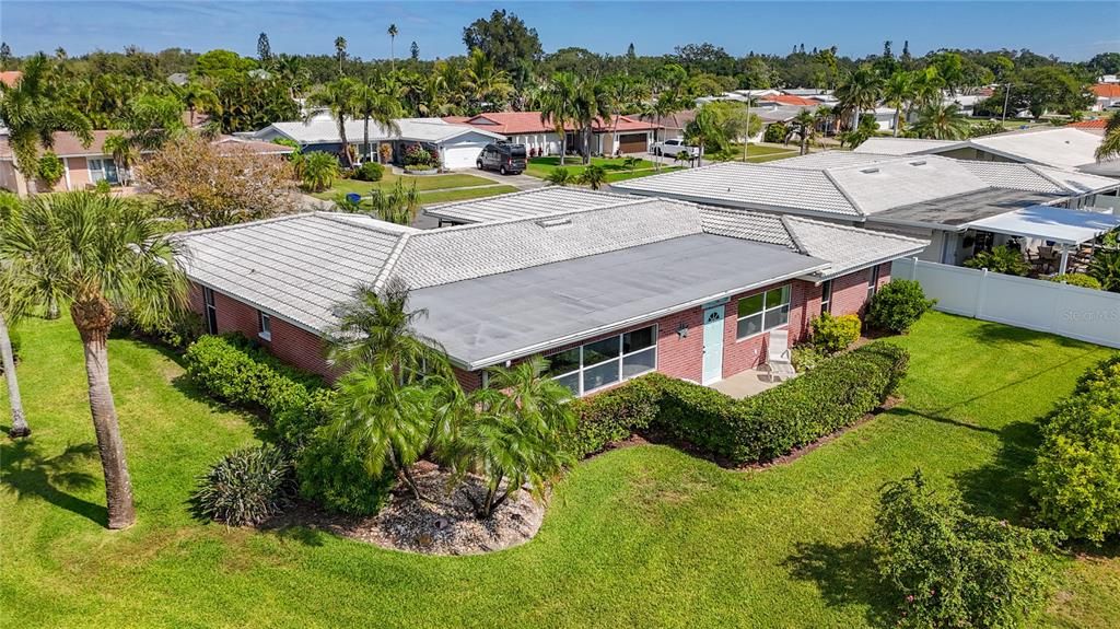 En Venta: $569,000 (3 camas, 2 baños, 2400 Pies cuadrados)