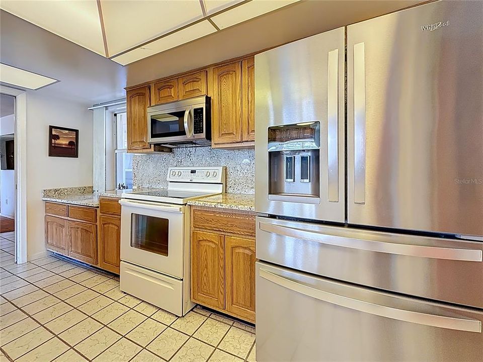 En Venta: $569,000 (3 camas, 2 baños, 2400 Pies cuadrados)