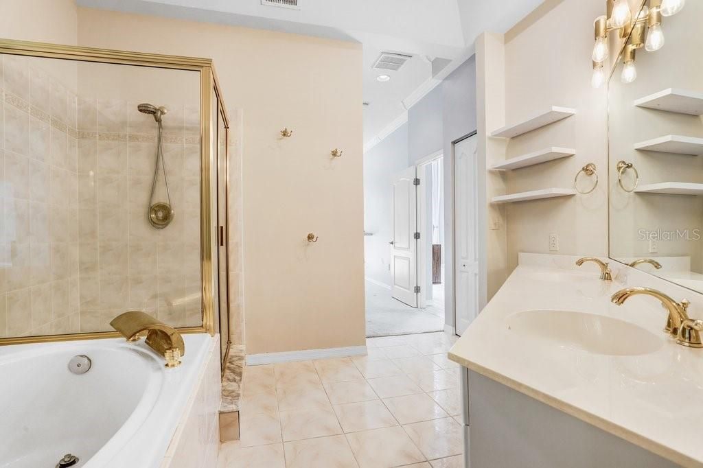 For Sale: $574,900 (4 beds, 3 baths, 2495 Square Feet)