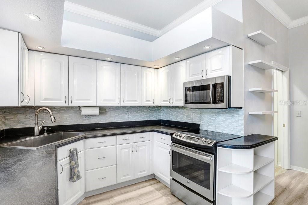 For Sale: $574,900 (4 beds, 3 baths, 2495 Square Feet)