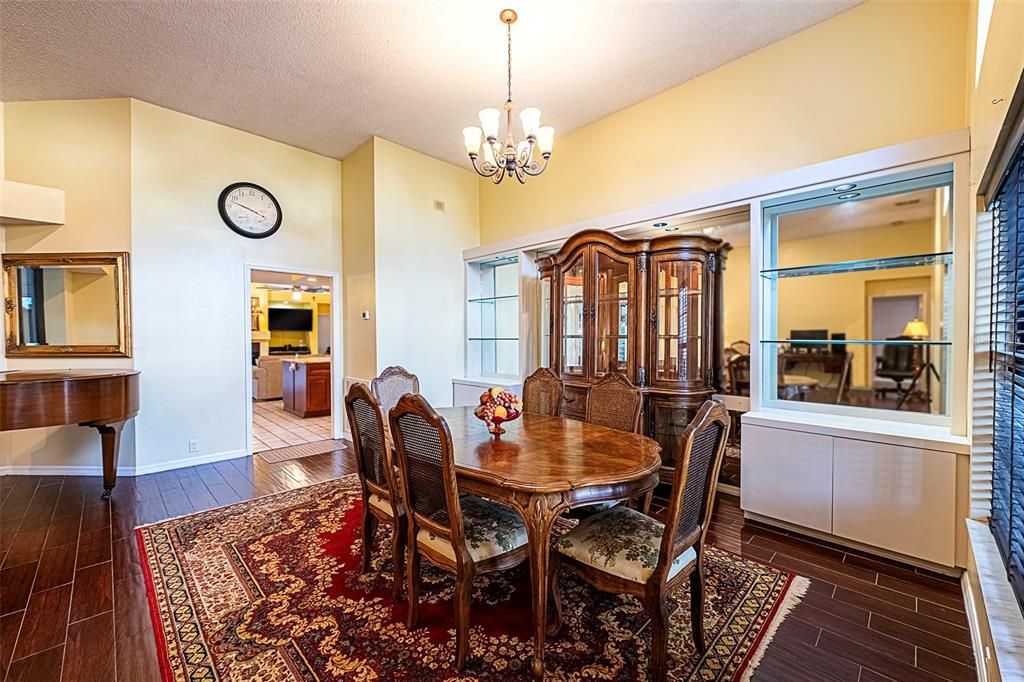 For Sale: $800,000 (4 beds, 3 baths, 2830 Square Feet)