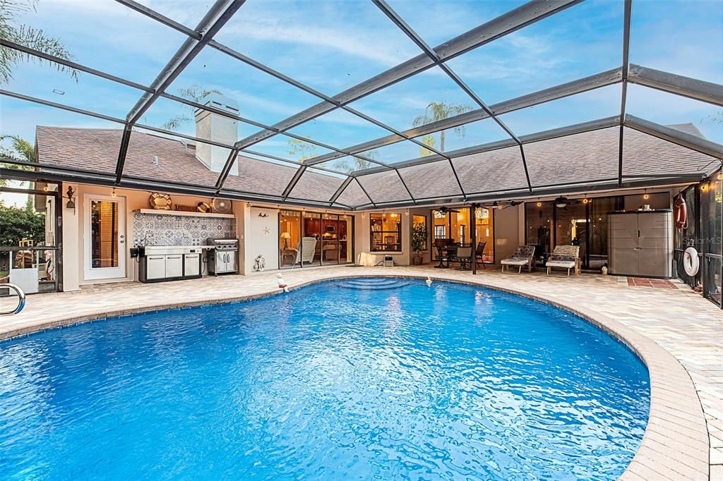 For Sale: $800,000 (4 beds, 3 baths, 2830 Square Feet)