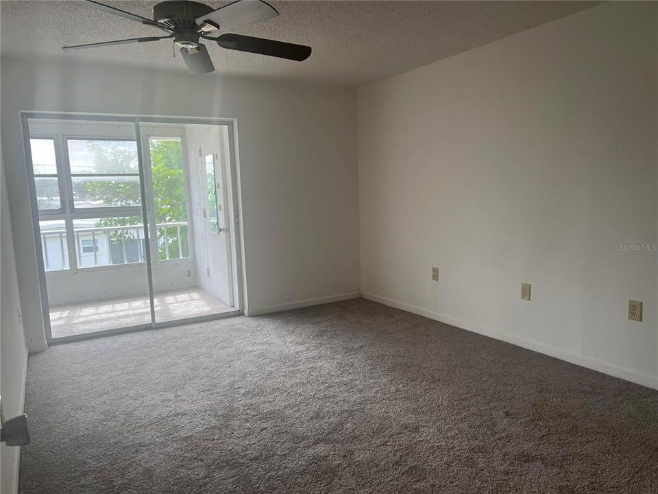 На продажу: $57,000 (1 спален, 1 ванн, 725 Квадратных фут)