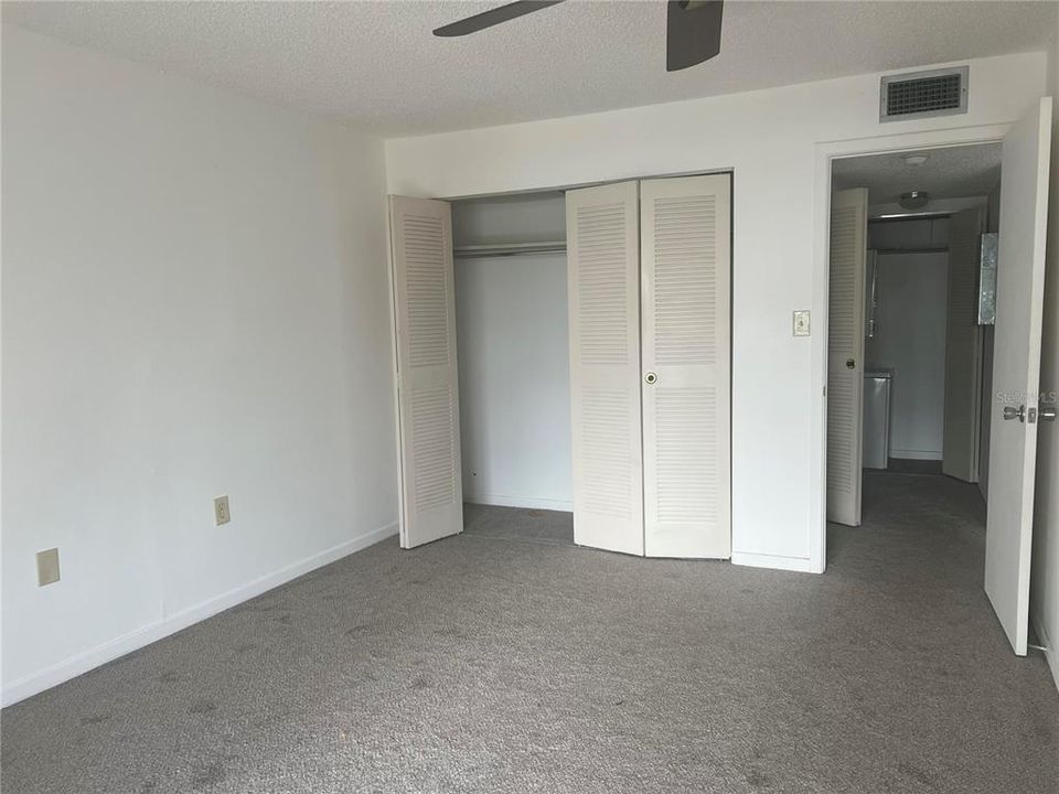 На продажу: $57,000 (1 спален, 1 ванн, 725 Квадратных фут)