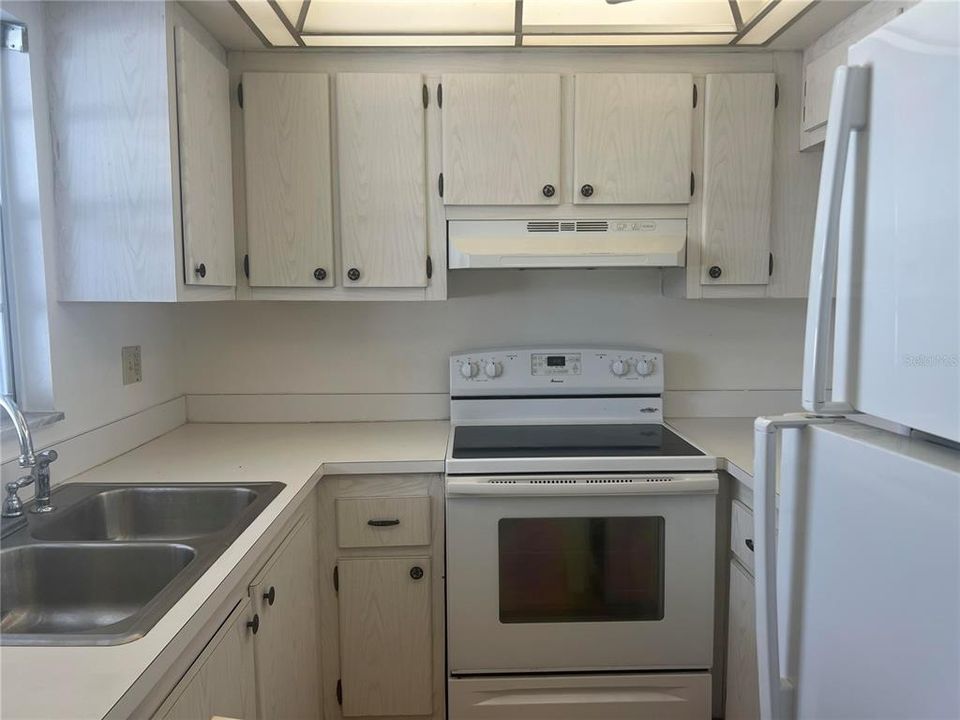 На продажу: $57,000 (1 спален, 1 ванн, 725 Квадратных фут)