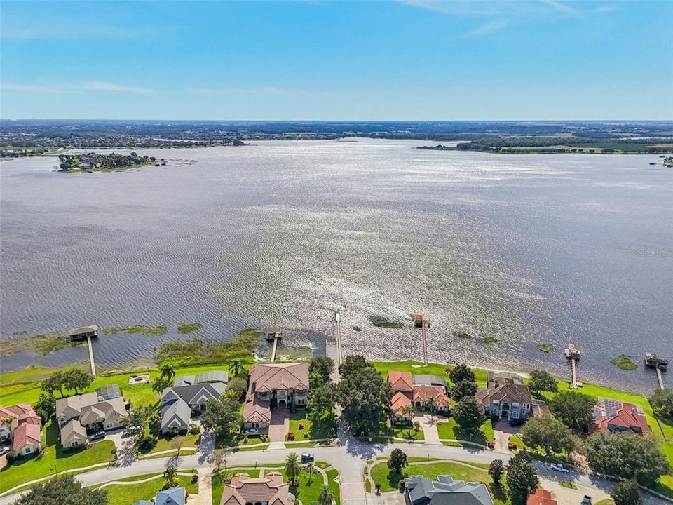 待售: $645,000 (4 贝兹, 3 浴室, 3000 平方英尺)