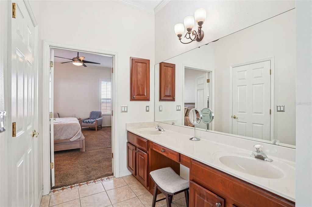 待售: $645,000 (4 贝兹, 3 浴室, 3000 平方英尺)