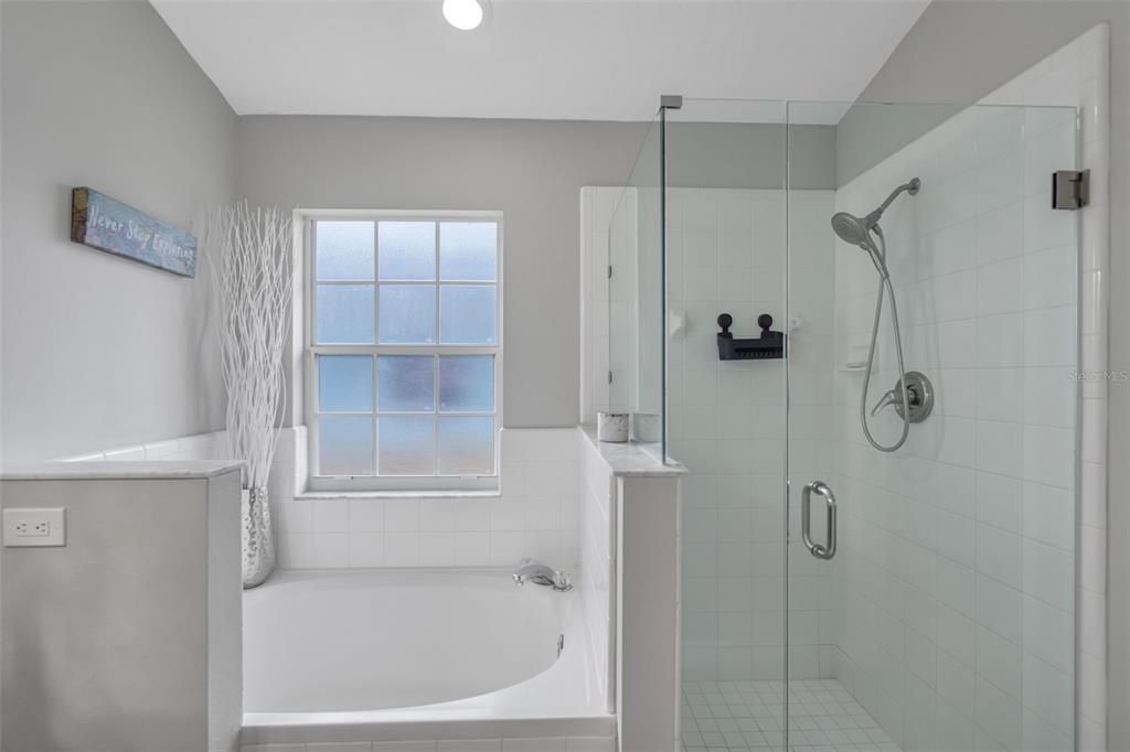 En Venta: $499,999 (4 camas, 3 baños, 1822 Pies cuadrados)