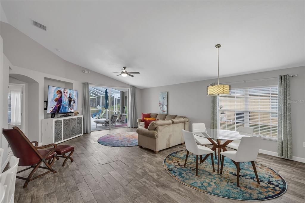 En Venta: $499,999 (4 camas, 3 baños, 1822 Pies cuadrados)