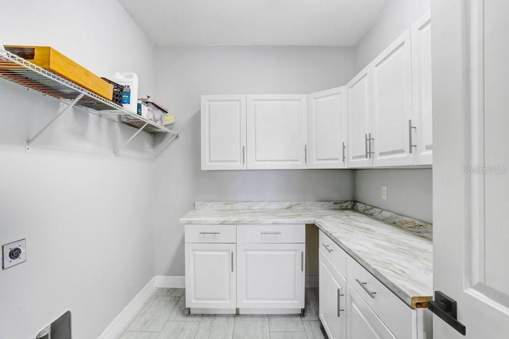 For Sale: $449,900 (4 beds, 2 baths, 2537 Square Feet)