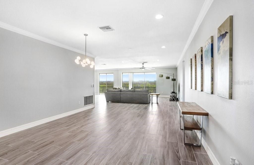 For Sale: $449,900 (4 beds, 2 baths, 2537 Square Feet)